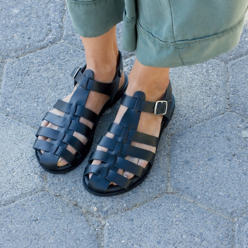 Black Fisherman Sandals